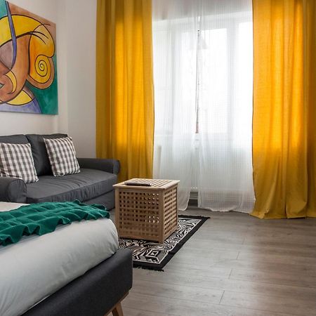 Old Town Premium Apartment By Mrg Bucharest Exterior photo